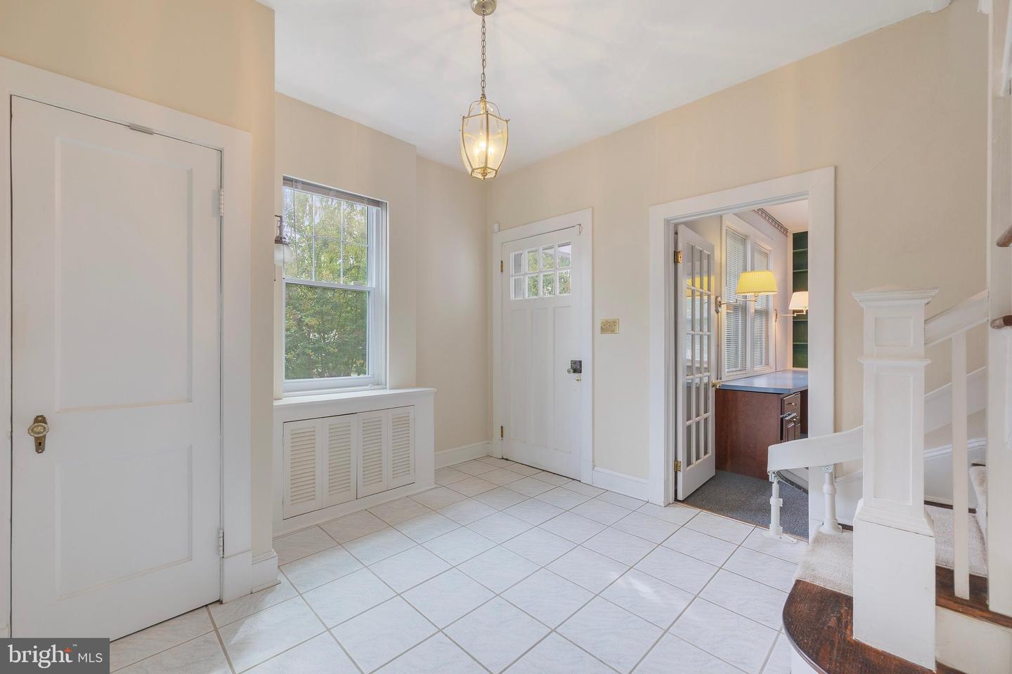 378 Magothy Rd Property Photo 16