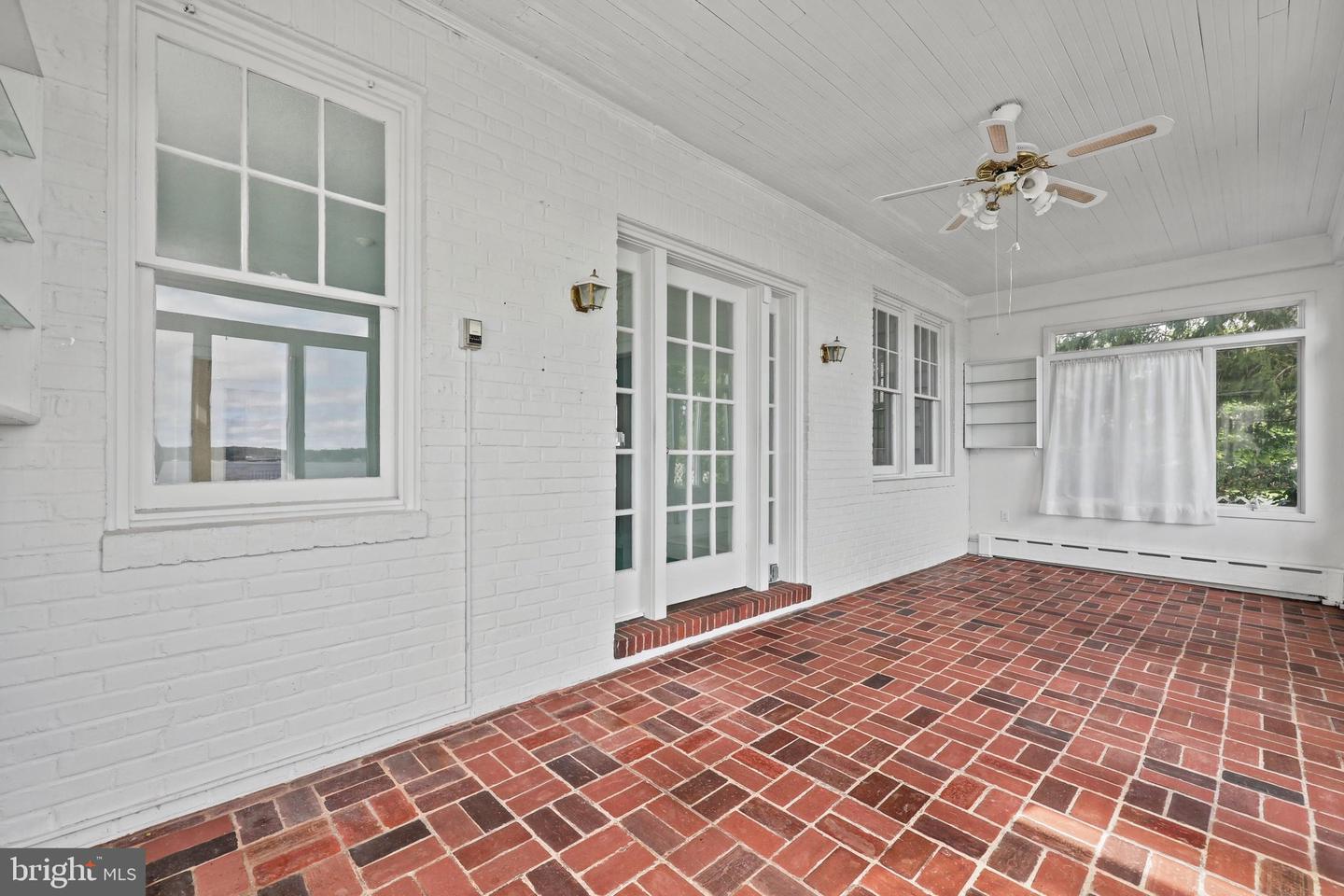 378 Magothy Rd Property Photo 23