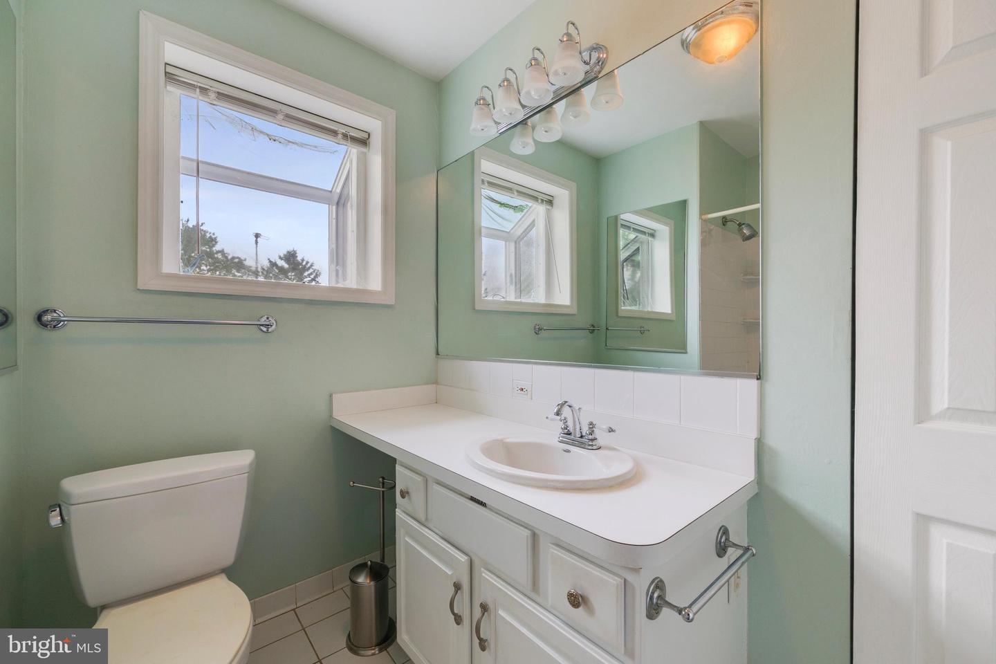 378 Magothy Rd Property Photo 45