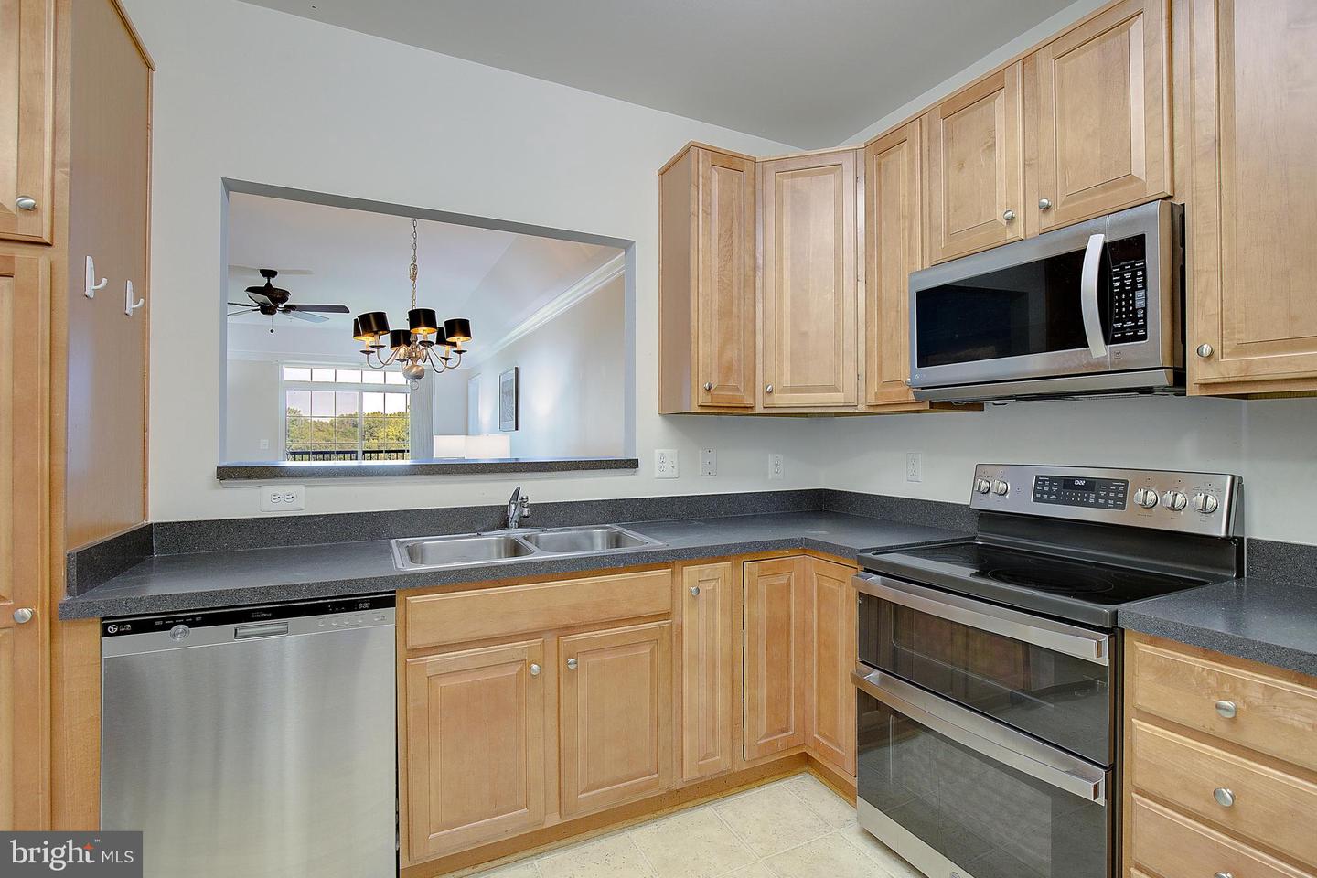 8600 Roaming Ridge Way #404 Property Photo 4