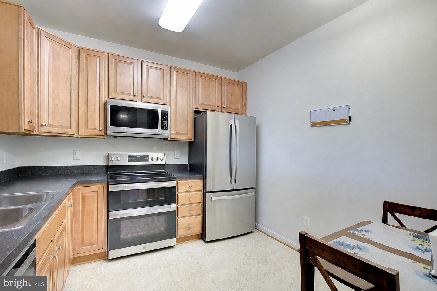 8600 Roaming Ridge Way #404 Property Photo 5