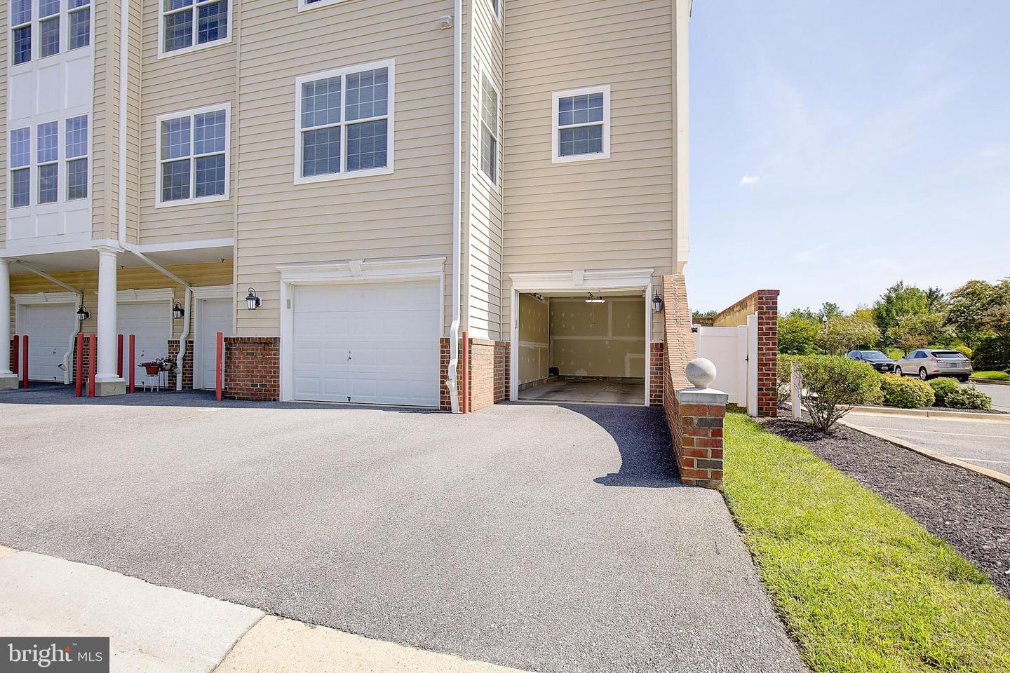 8600 Roaming Ridge Way #404 Property Photo 16