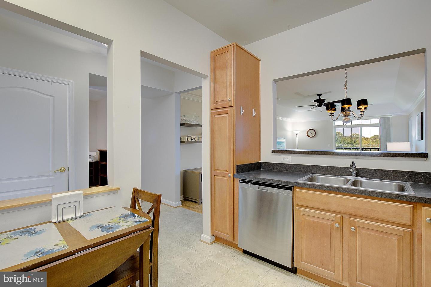 8600 Roaming Ridge Way #404 Property Photo 19