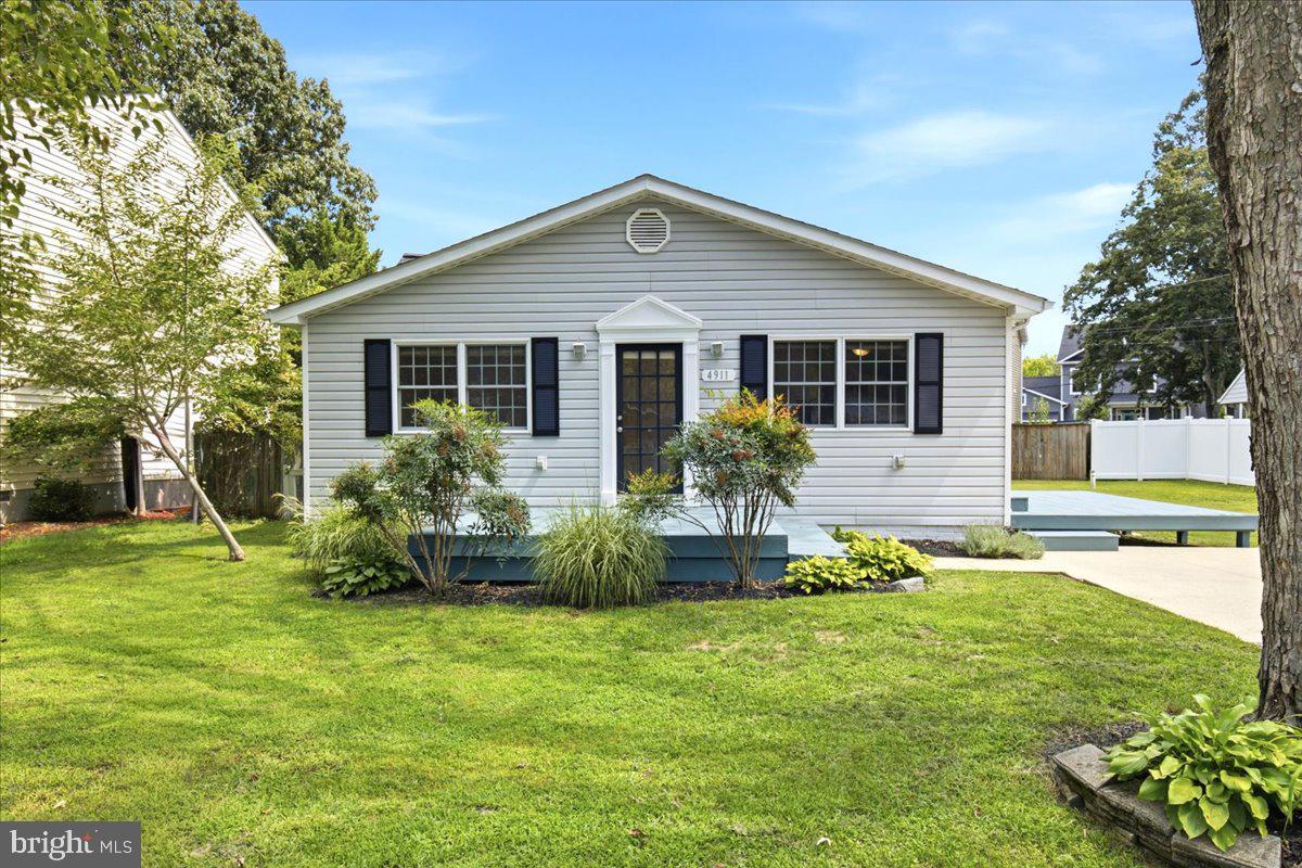 4911 MAGNOLIA ST Property Photo 1