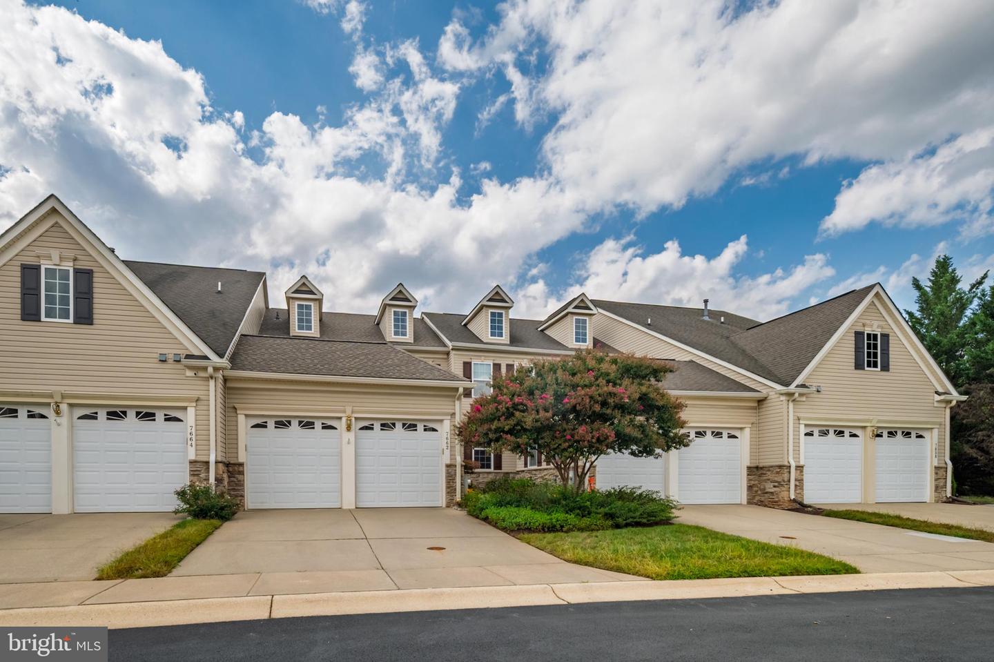 7662 PORCELAIN TILE CT Property Photo 1