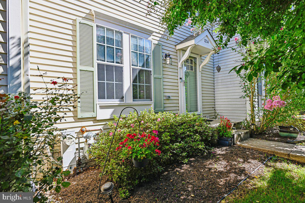 1214 SEMINOLE DR