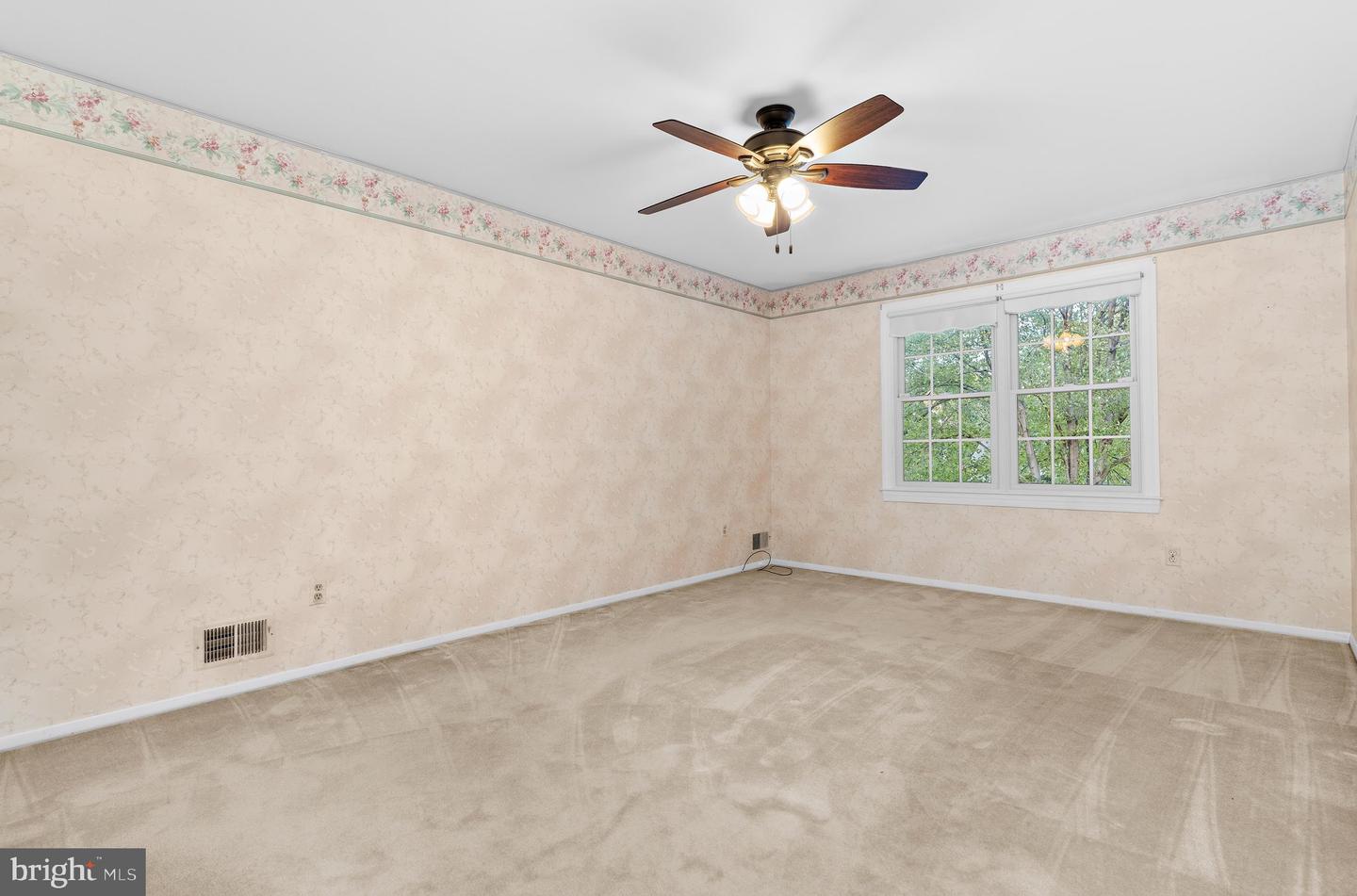 668 White Swan Dr Property Photo 28
