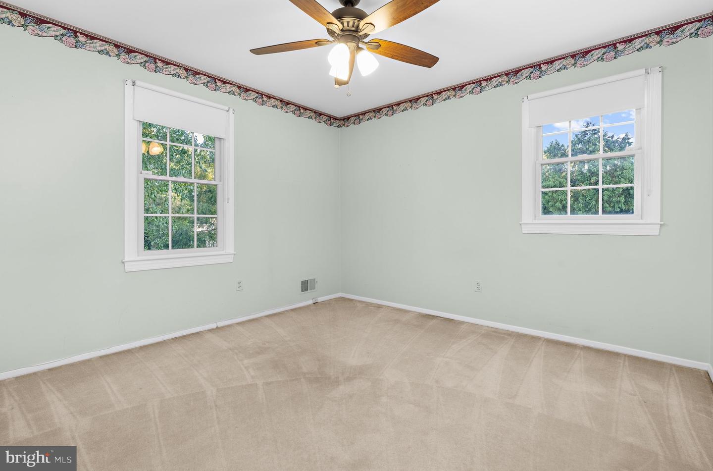 668 White Swan Dr Property Photo 34