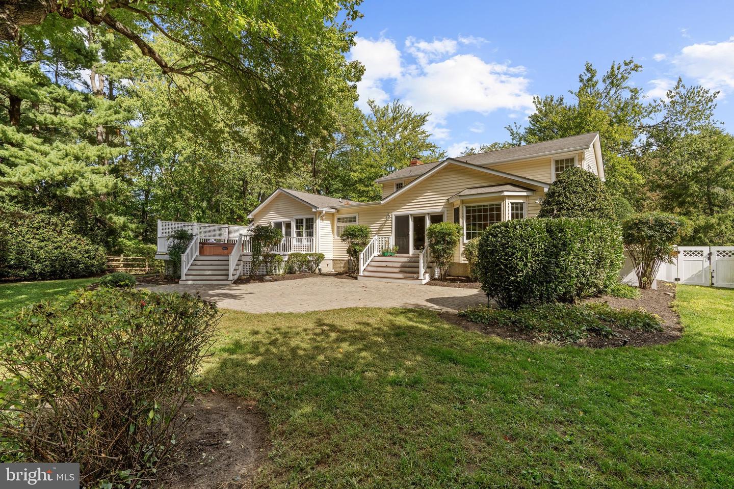 668 White Swan Dr Property Photo 45