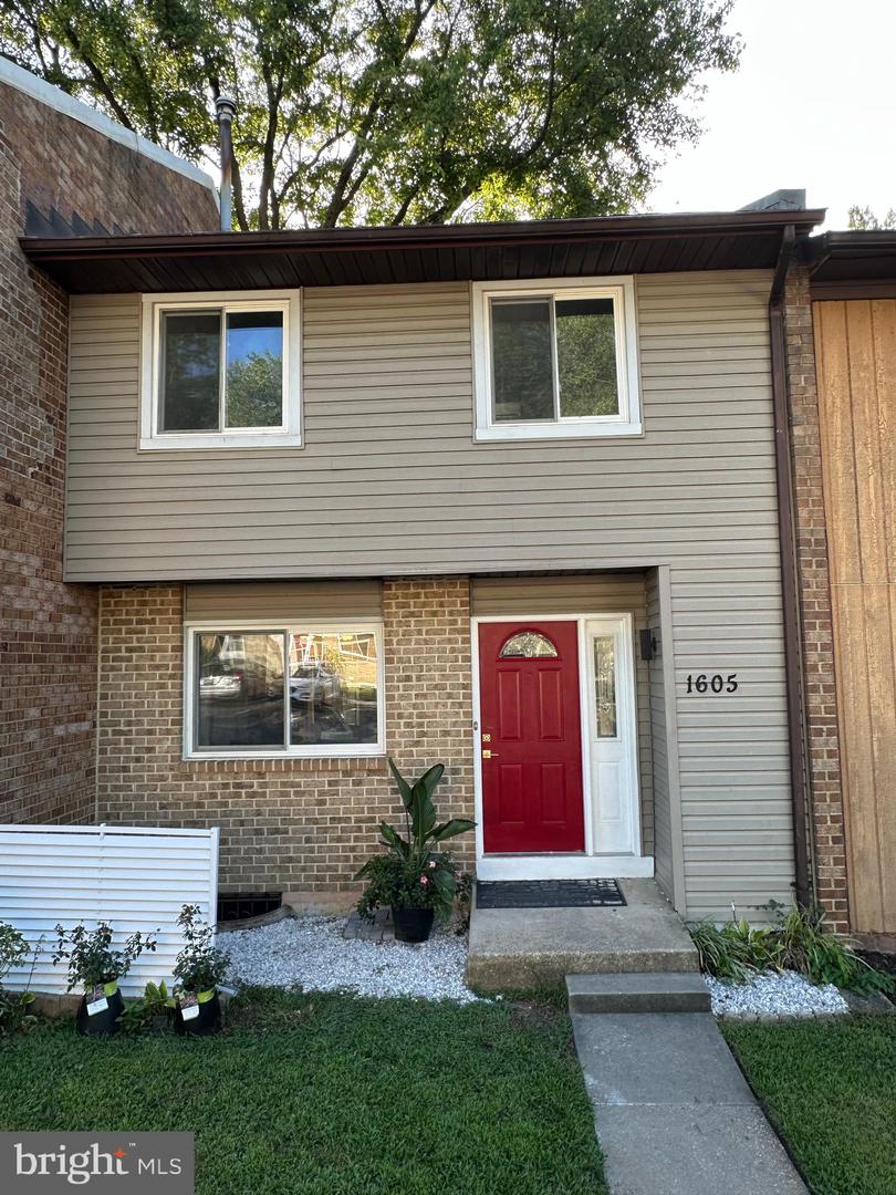 1605 New Windsor Ct Property Photo 1