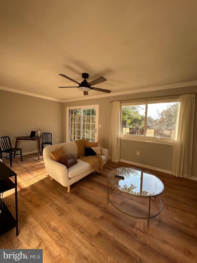 1605 New Windsor Ct Property Photo 2