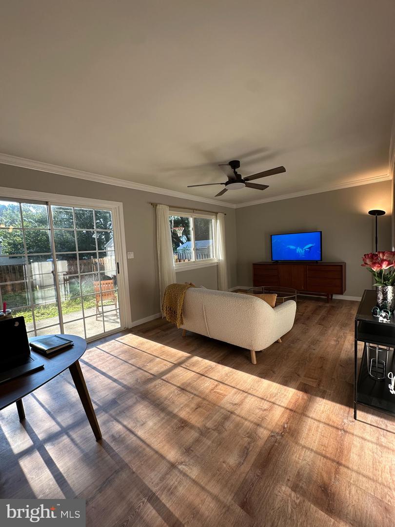 1605 New Windsor Ct Property Photo 3
