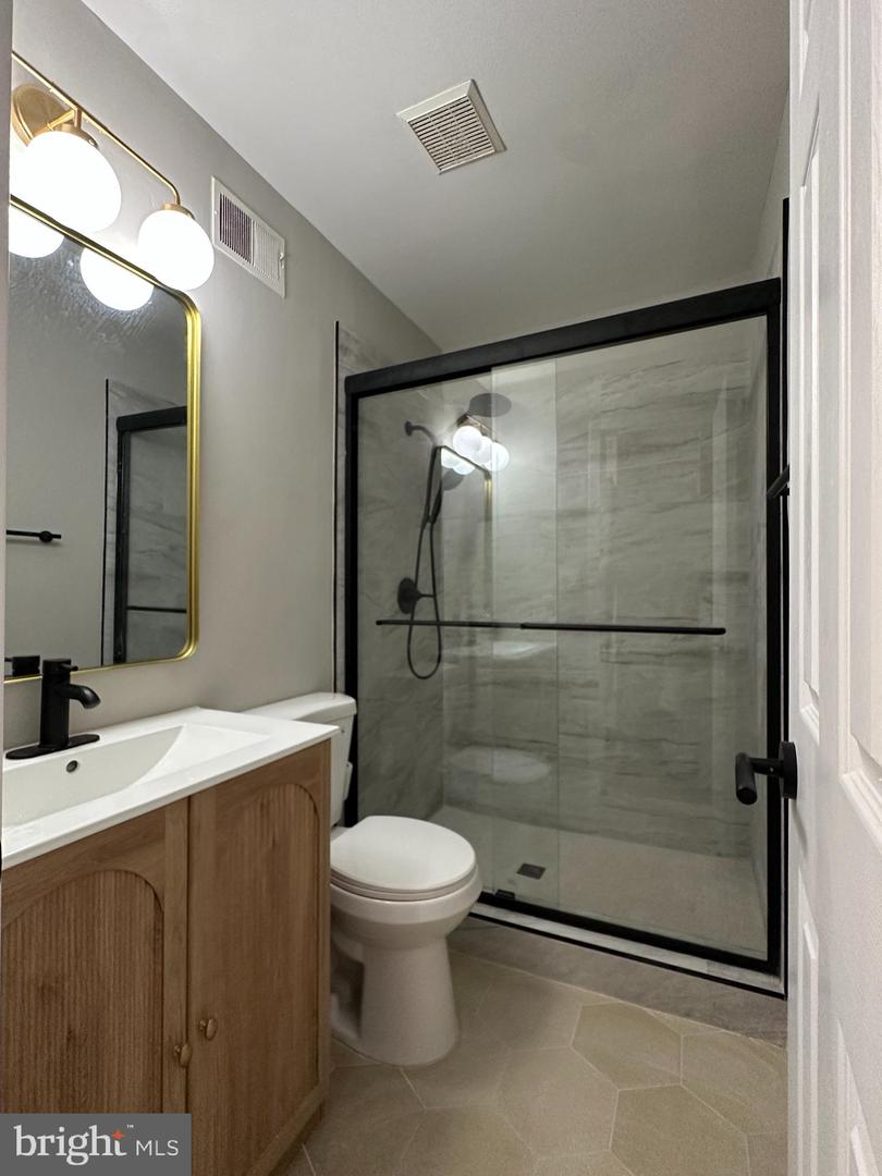 1605 New Windsor Ct Property Photo 6