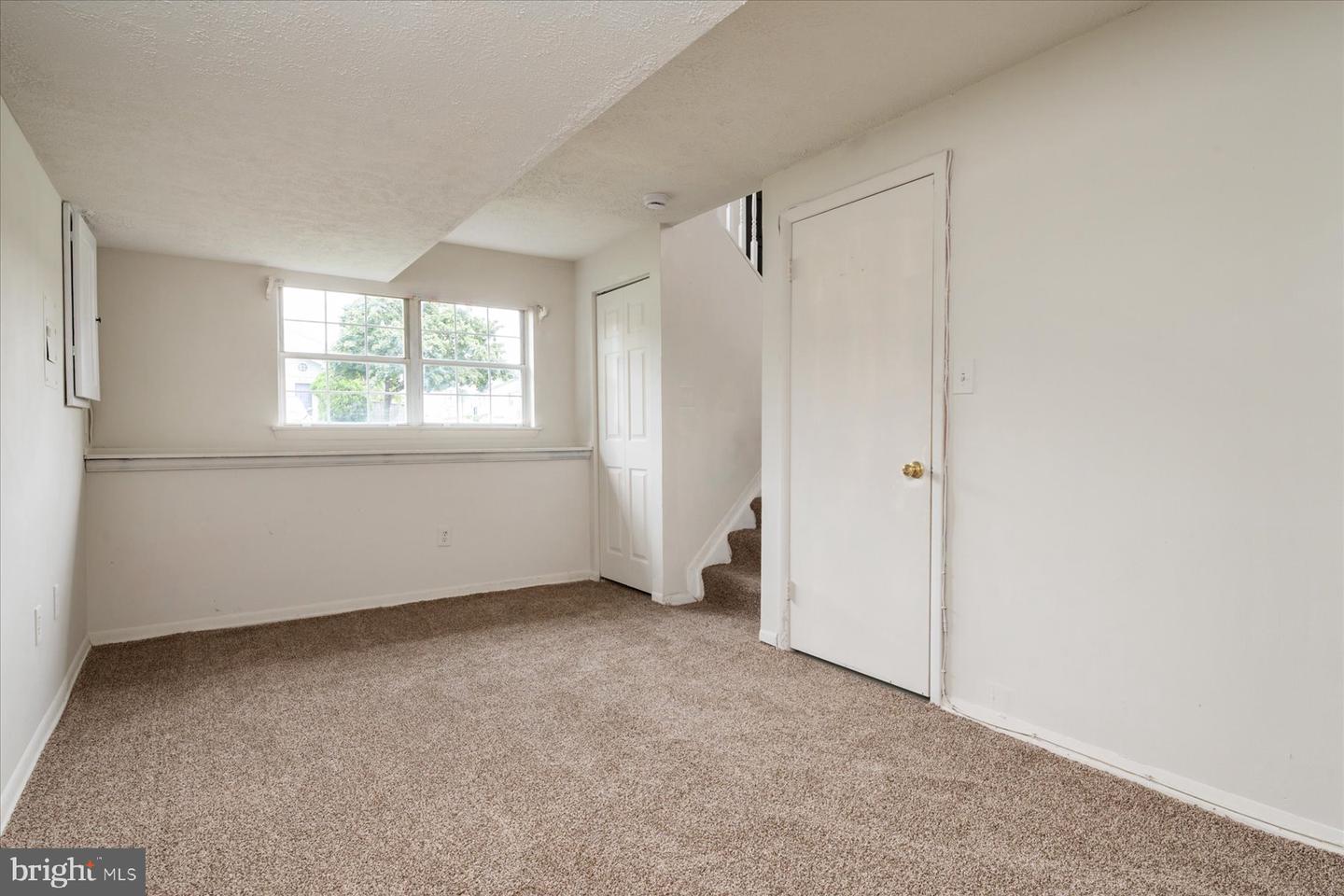 8074 Mayer Ave Property Photo 15