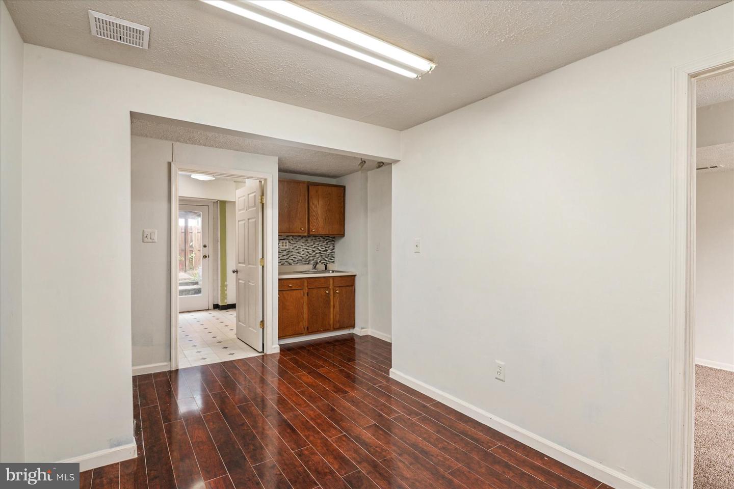 8074 Mayer Ave Property Photo 17