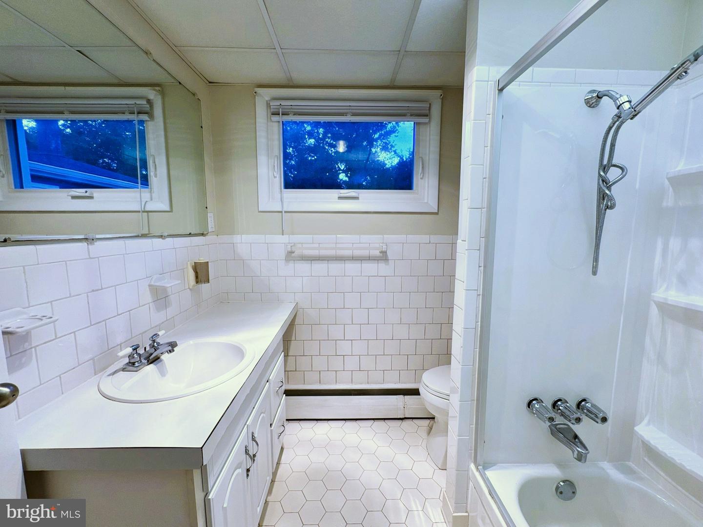 8005 Woodholme Cir Property Photo 9