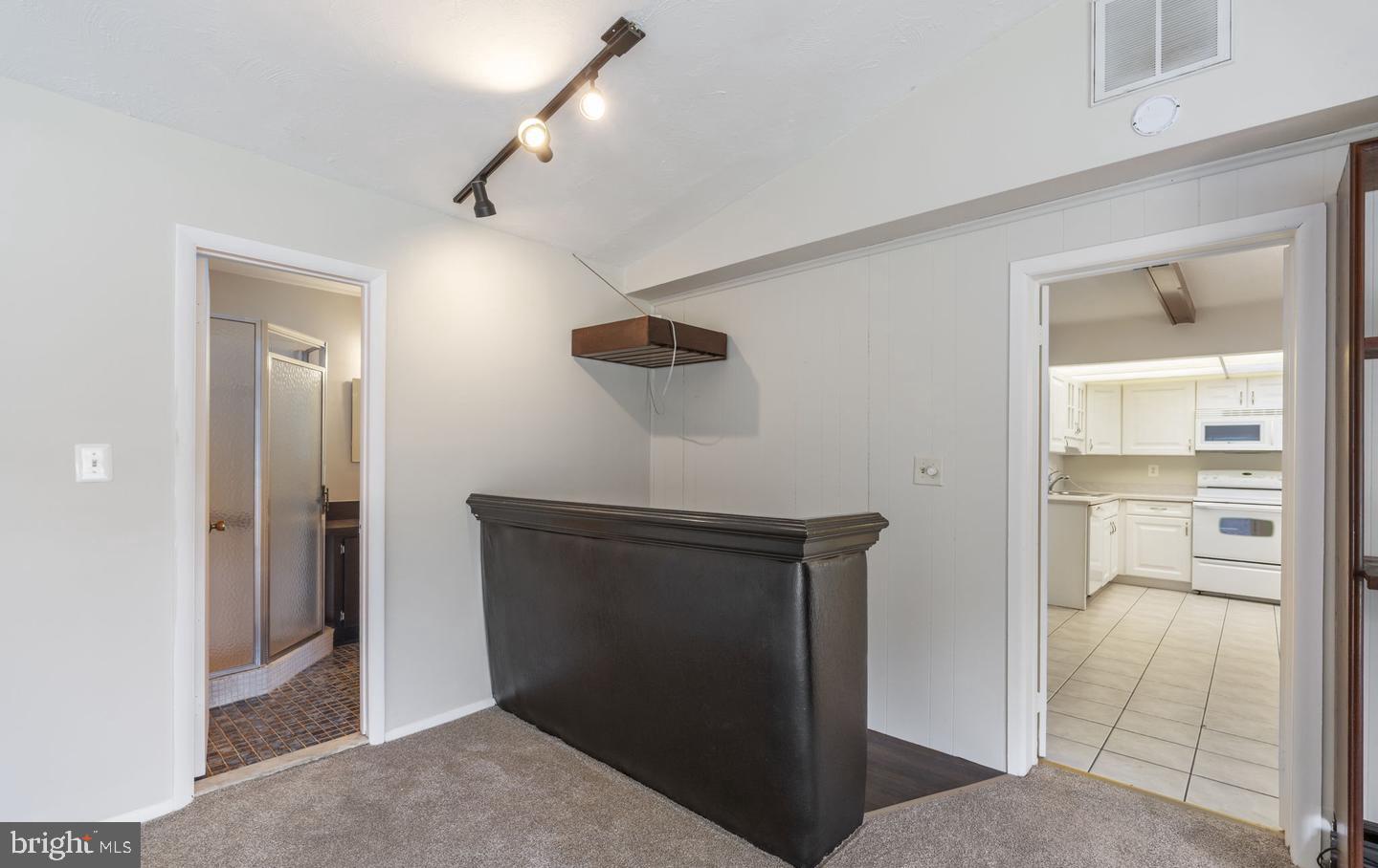 8005 Woodholme Cir Property Photo 10