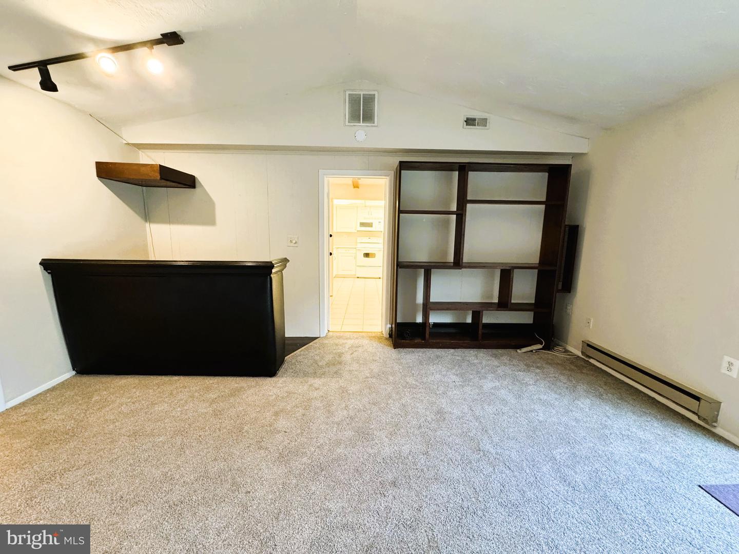 8005 Woodholme Cir Property Photo 11