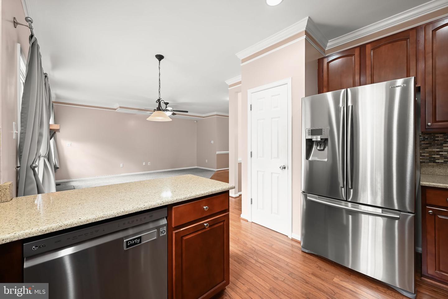 8025 Flora Ln Property Photo 9