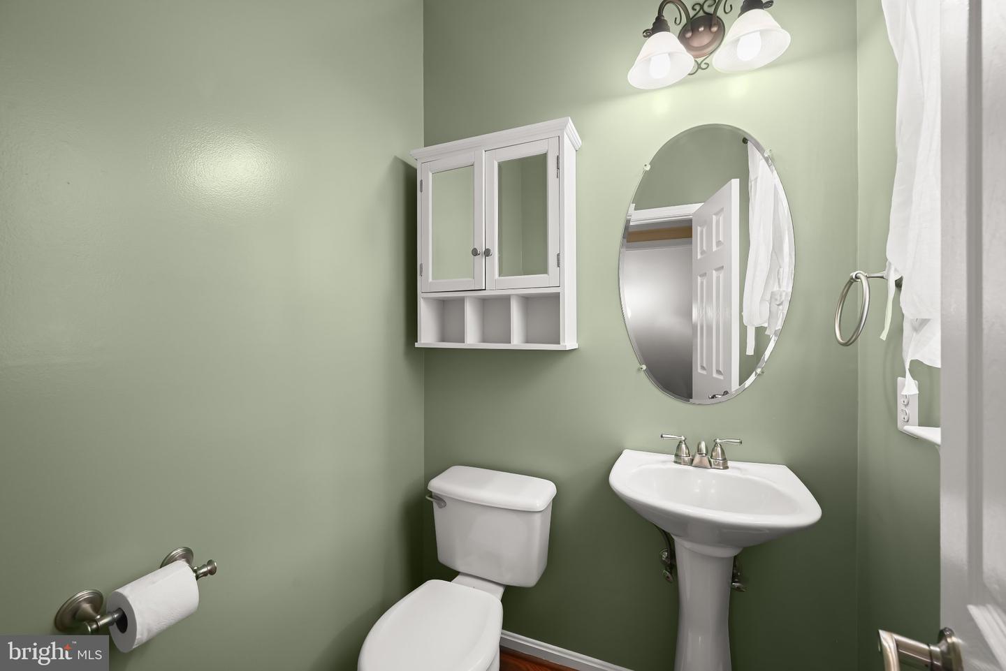 8025 Flora Ln Property Photo 13