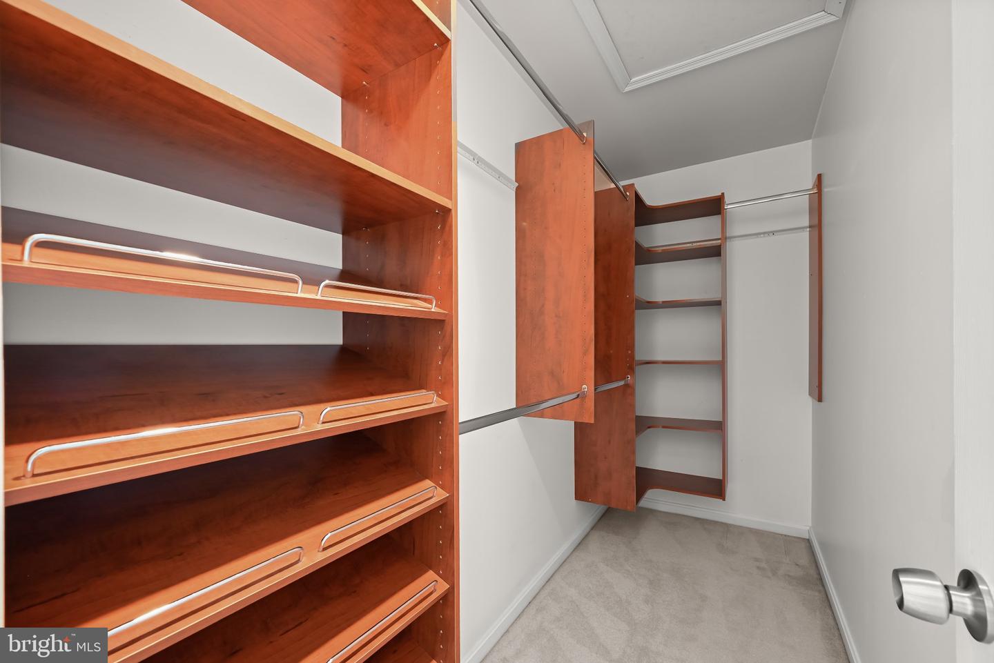 8025 Flora Ln Property Photo 17