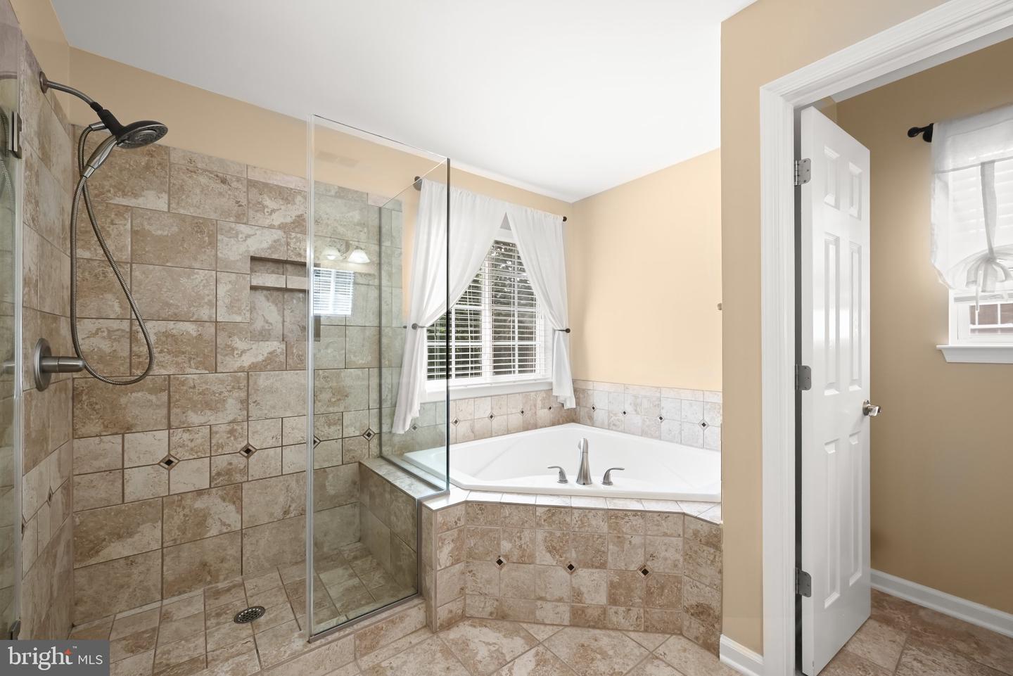 8025 Flora Ln Property Photo 19