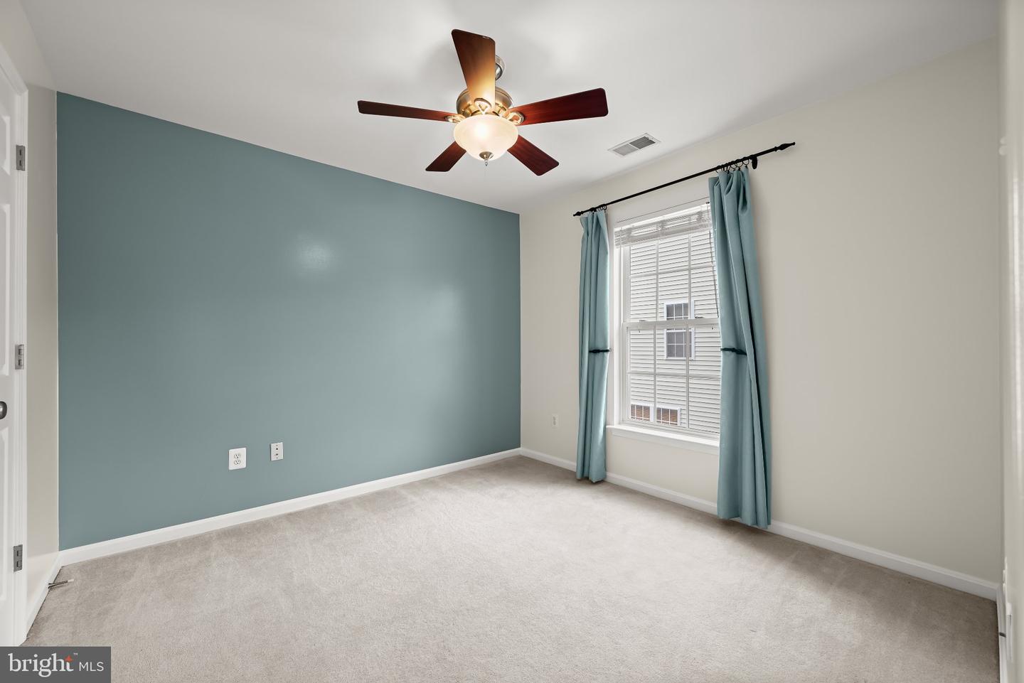 8025 Flora Ln Property Photo 24