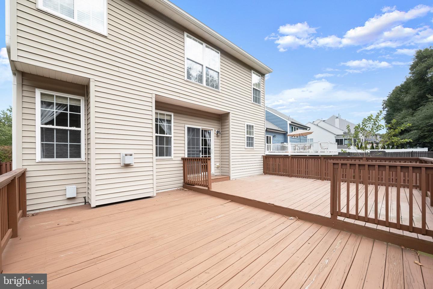 8025 Flora Ln Property Photo 41