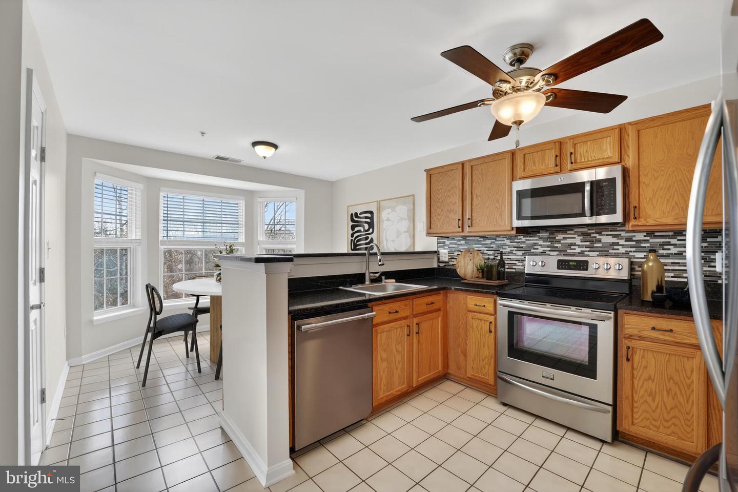 2161 Scotts Crossing Ct #302 Property Photo 4