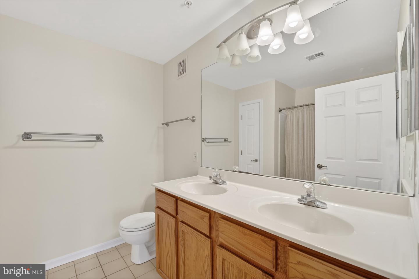 2161 Scotts Crossing Ct #302 Property Photo 14