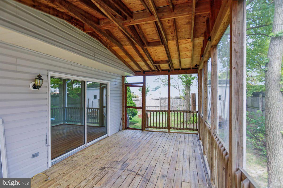 7907 Leeds Dr Property Photo 7