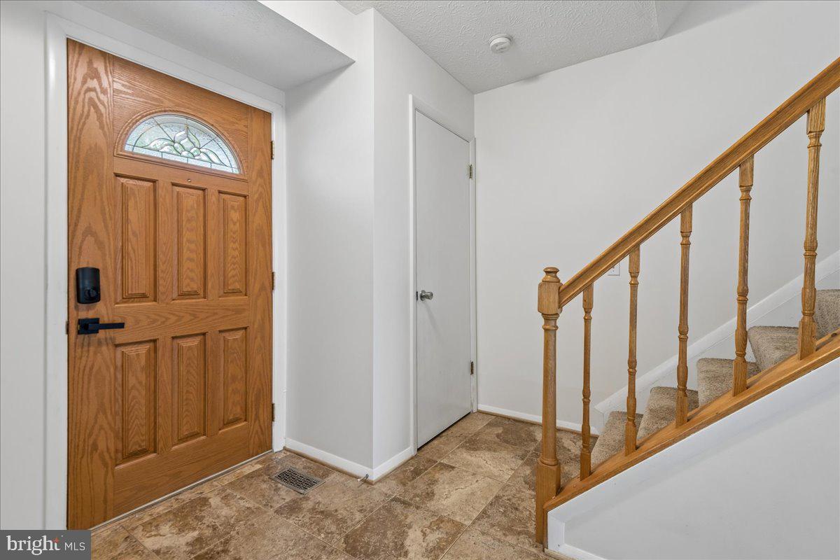 7907 Leeds Dr Property Photo 8
