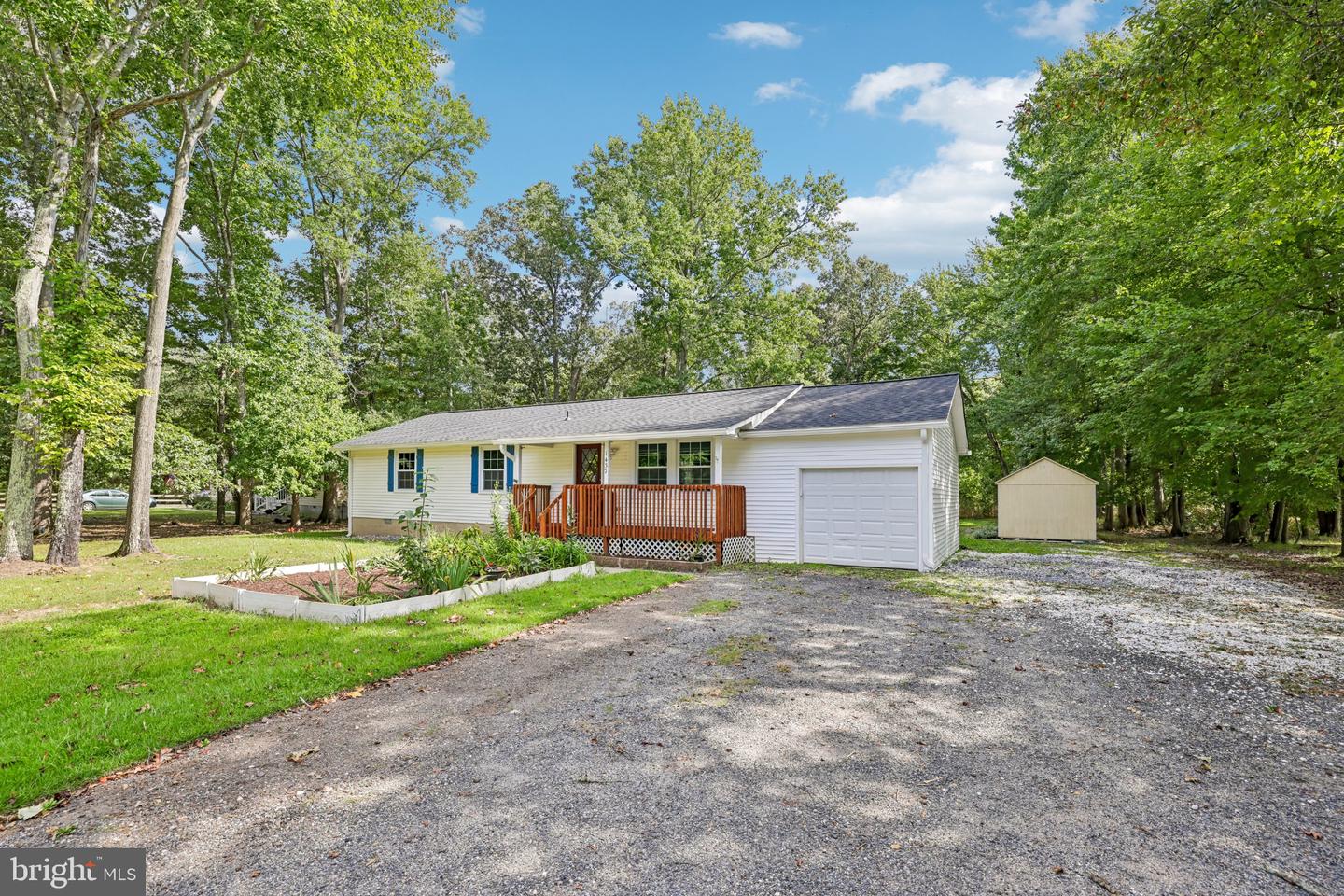 1437 Cedarhurst Rd Property Photo 1