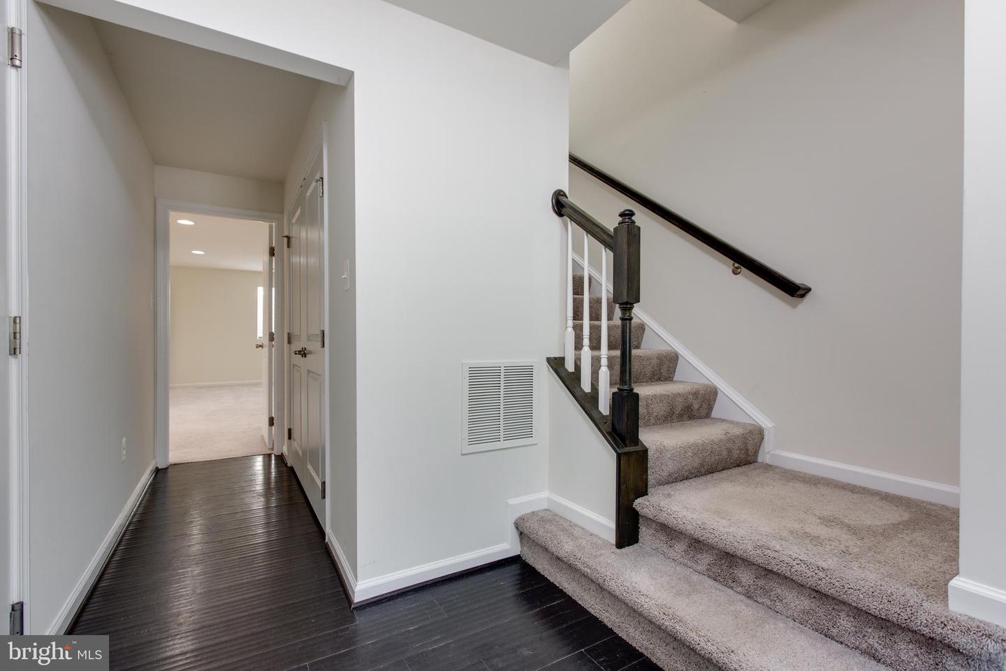 2623 Richmond Way Property Photo 6