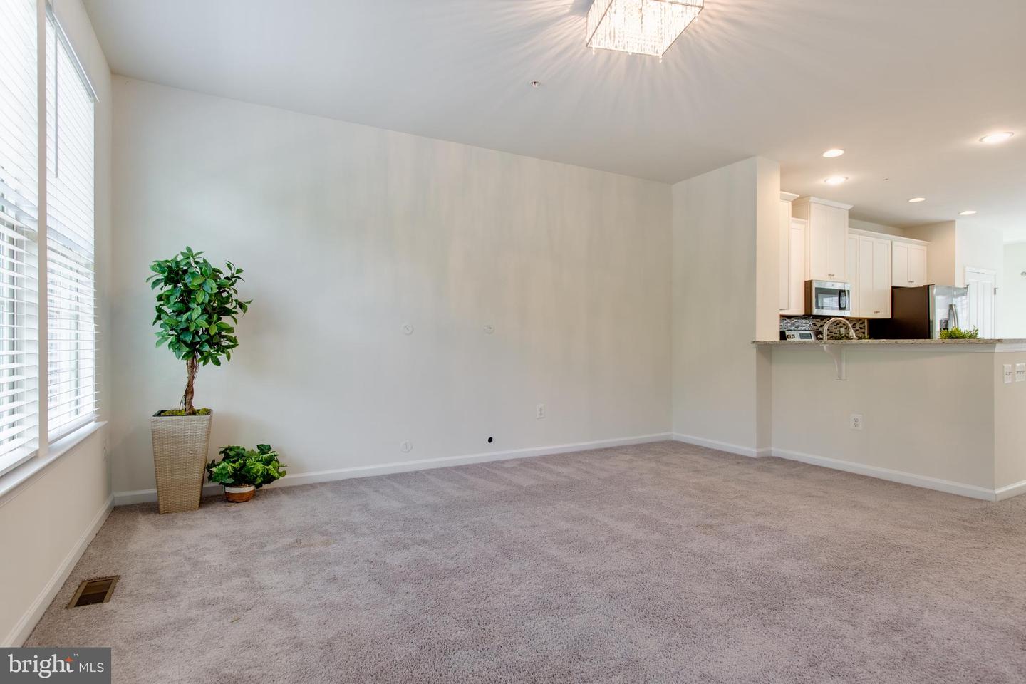 2623 Richmond Way Property Photo 8