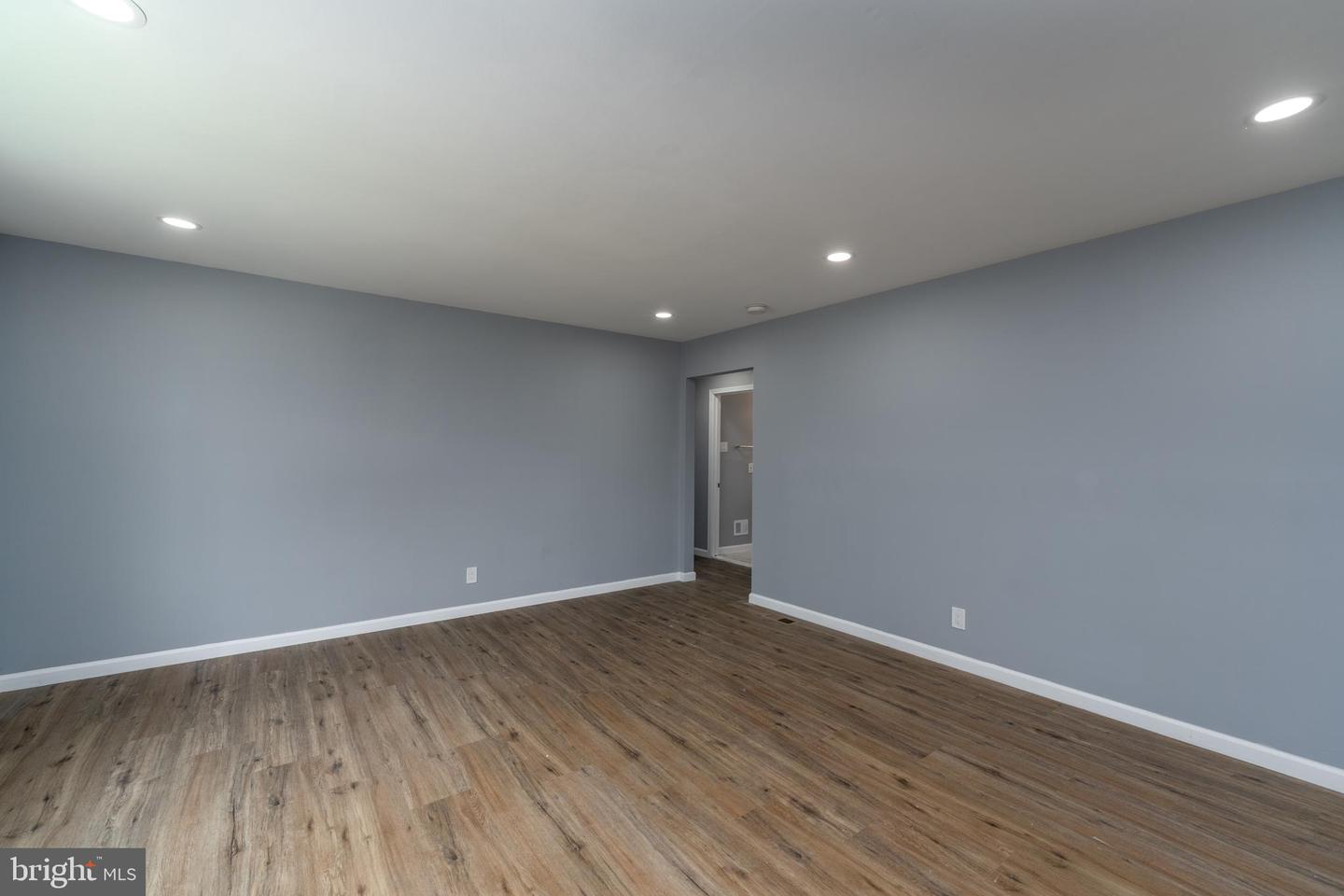1101 Broadview Blvd N Property Photo 4