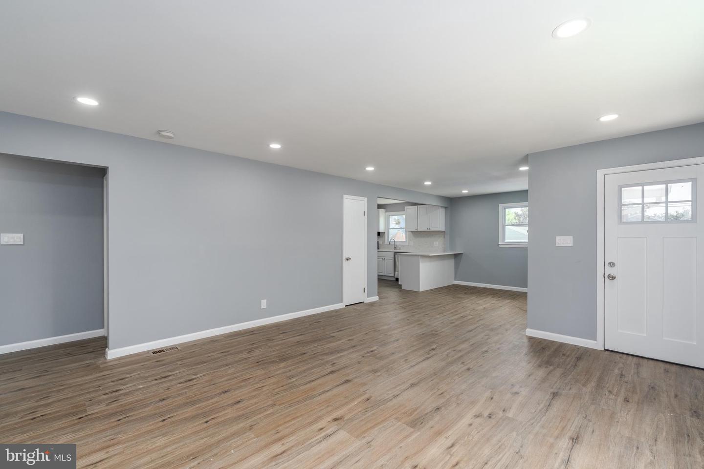 1101 Broadview Blvd N Property Photo 5