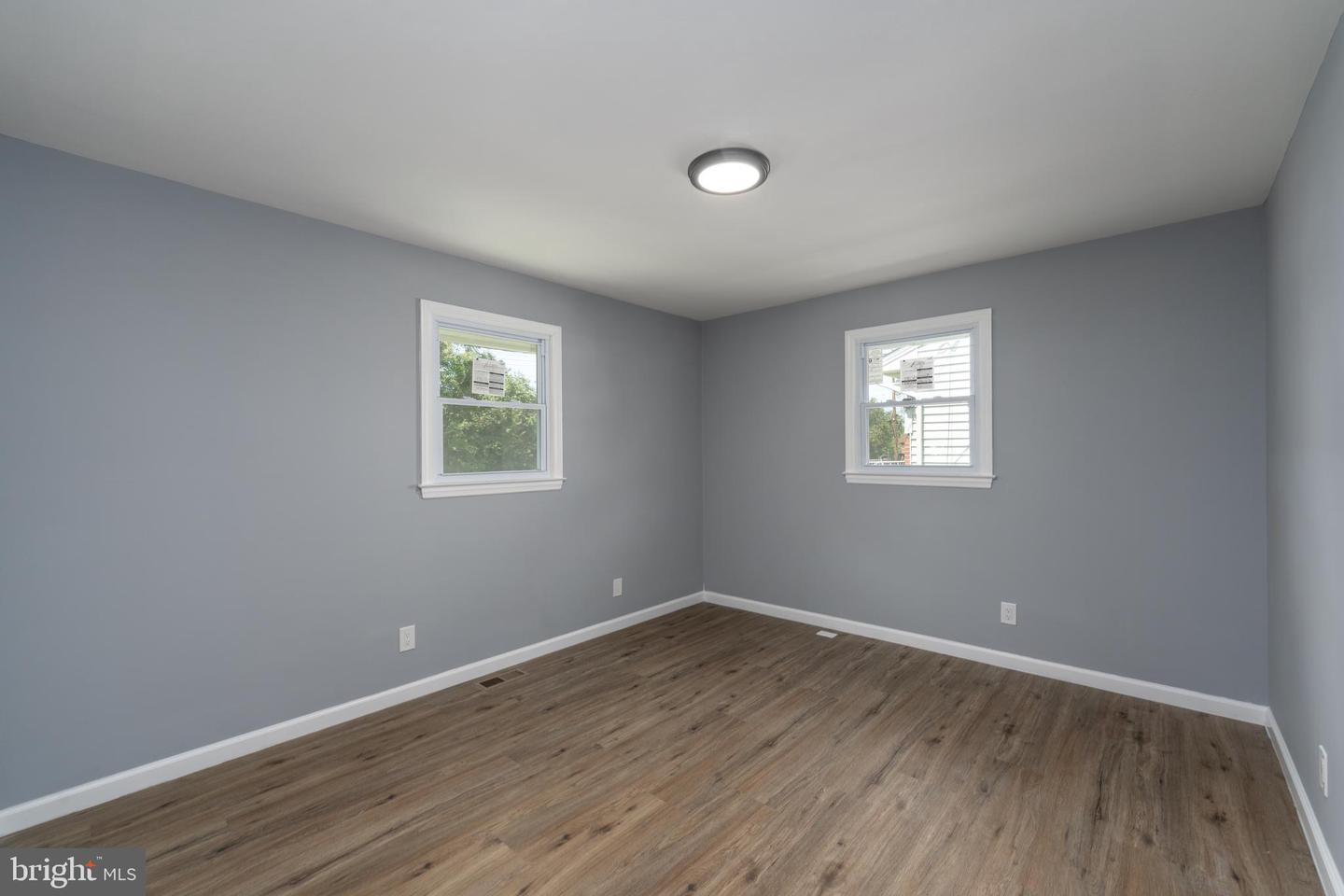 1101 Broadview Blvd N Property Photo 17