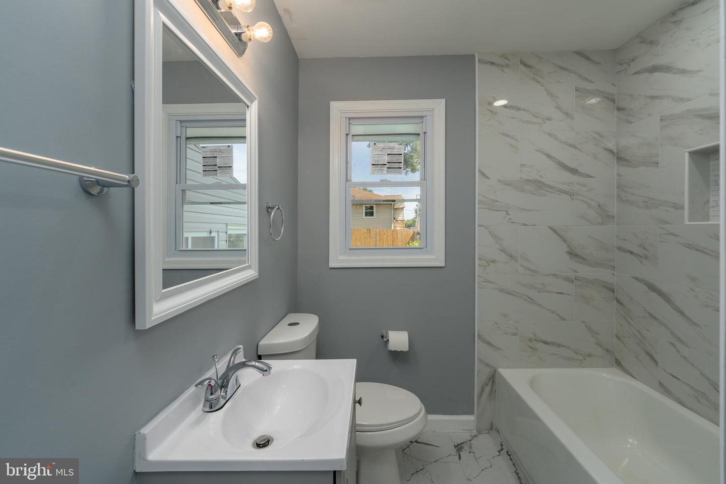 1101 Broadview Blvd N Property Photo 18