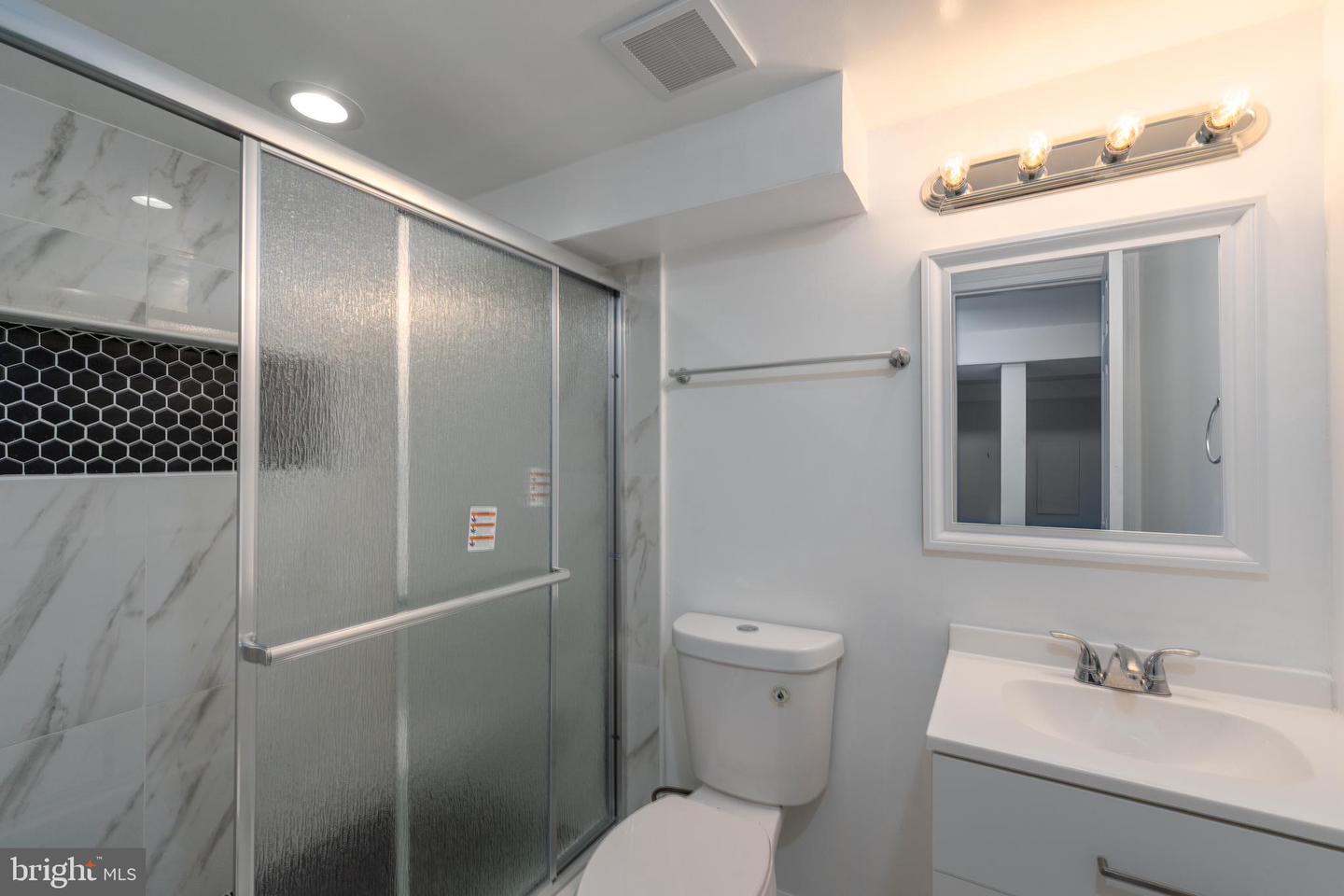 1101 Broadview Blvd N Property Photo 25