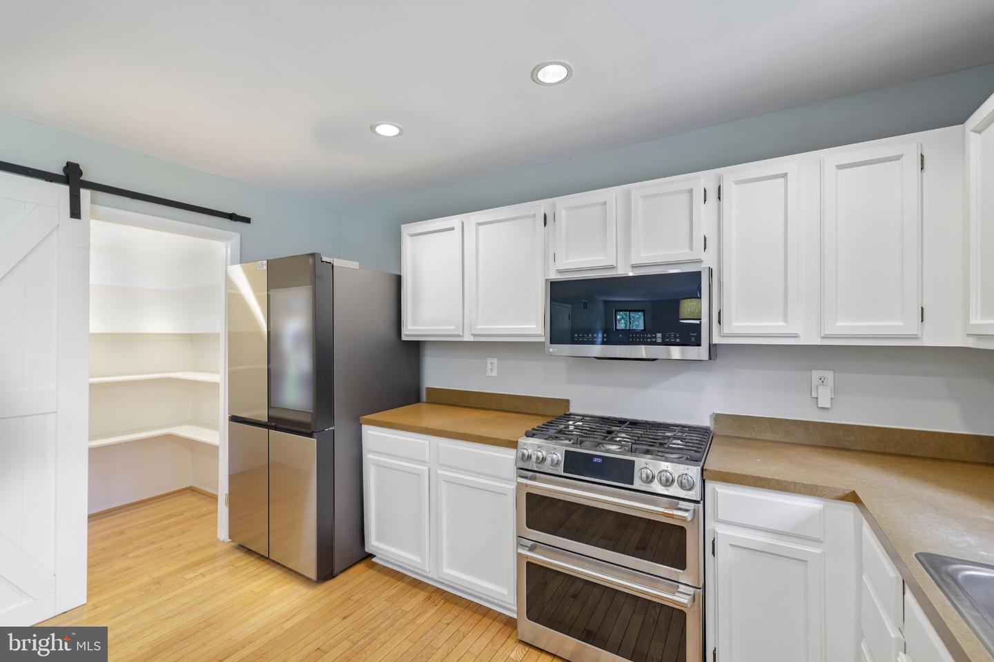 285 Michener Ct E Property Photo 24