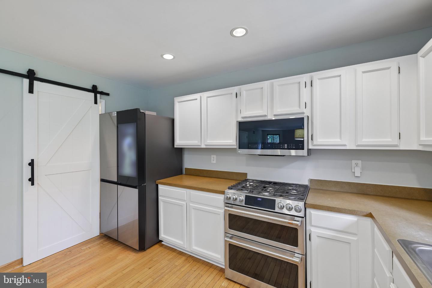 285 Michener Ct E Property Photo 25
