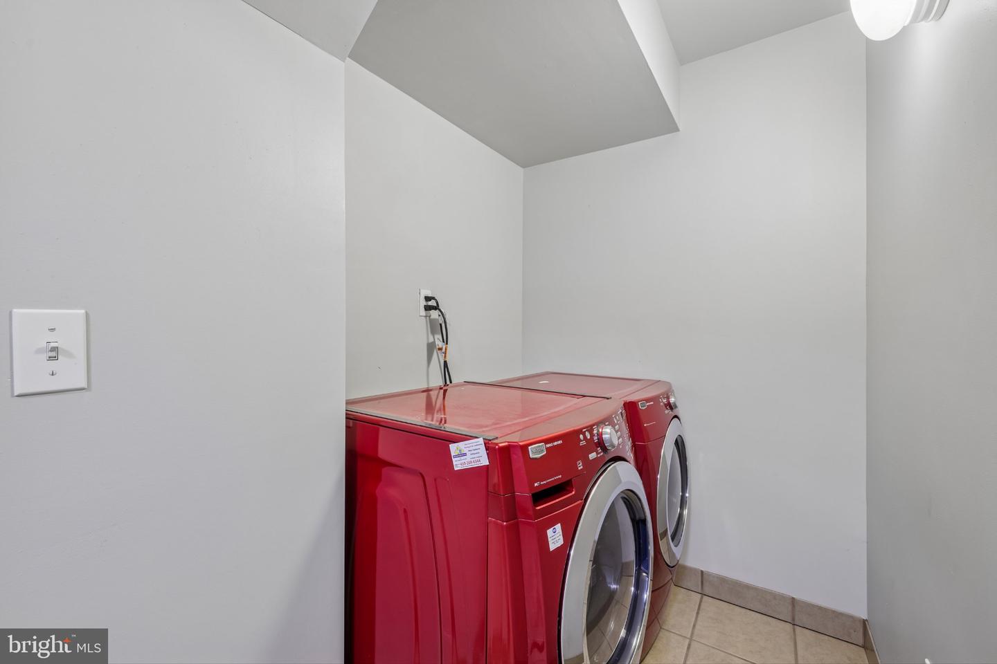 285 Michener Ct E Property Photo 28