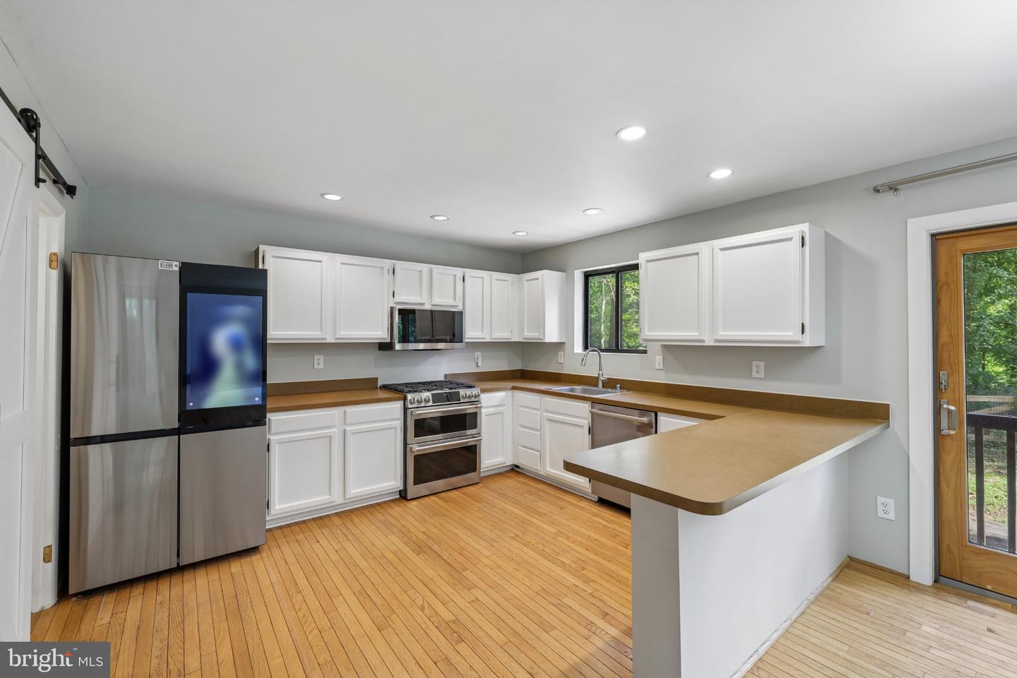 285 Michener Ct E Property Photo 51