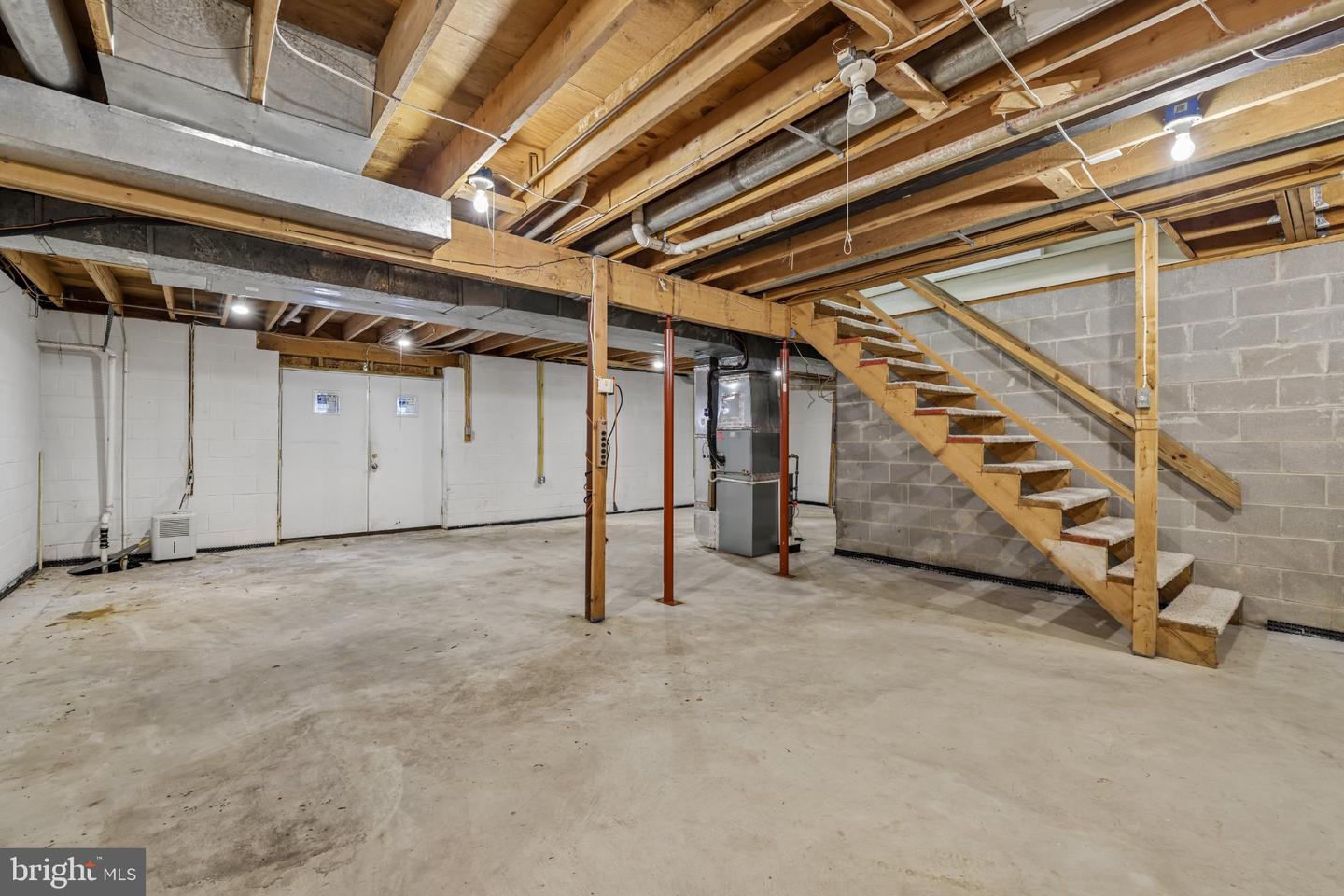 285 Michener Ct E Property Photo 53