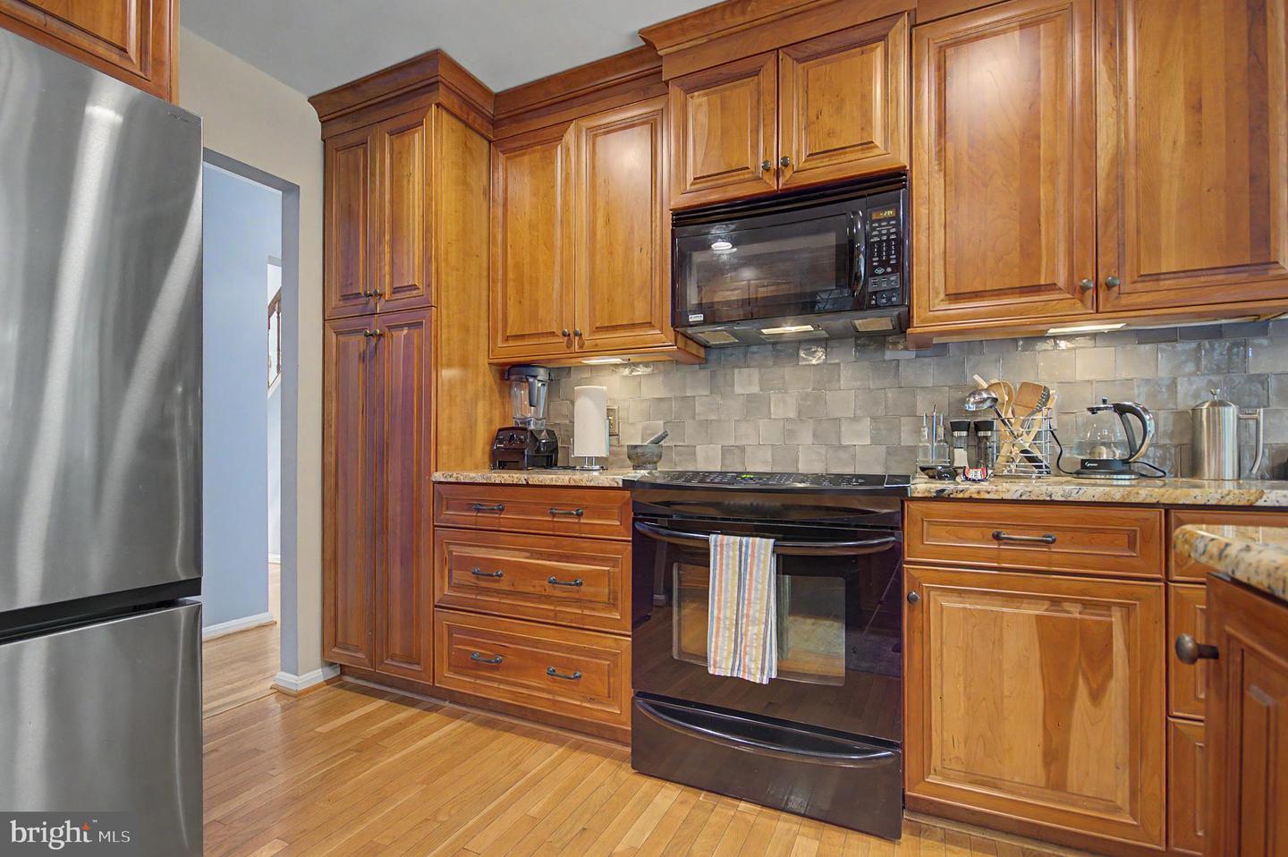 402 Fair Hill Ct Property Photo 11