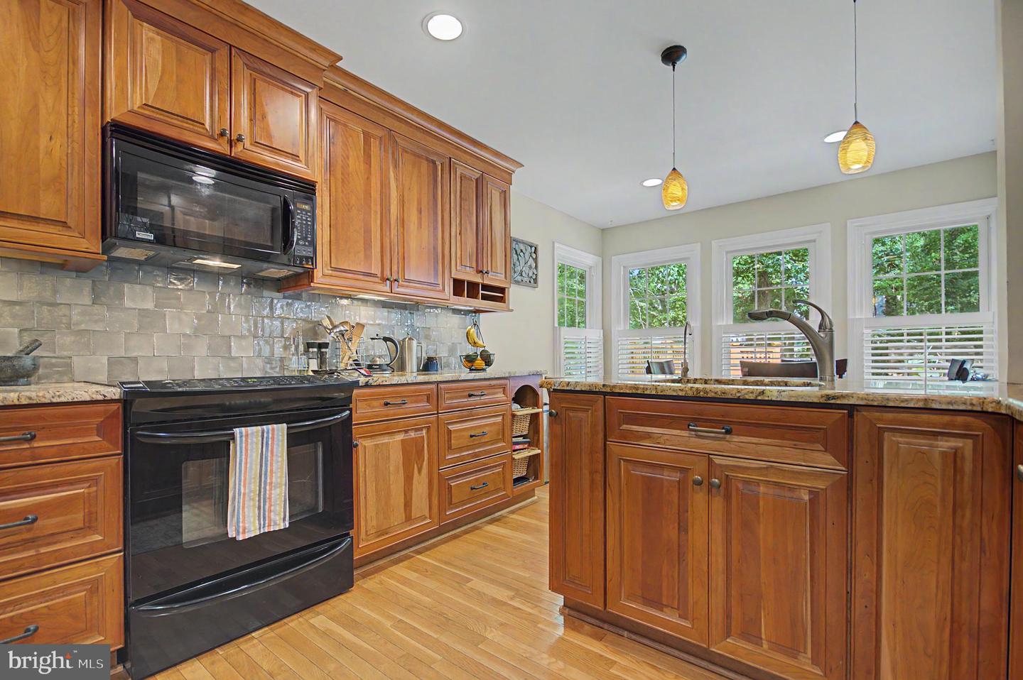 402 Fair Hill Ct Property Photo 13
