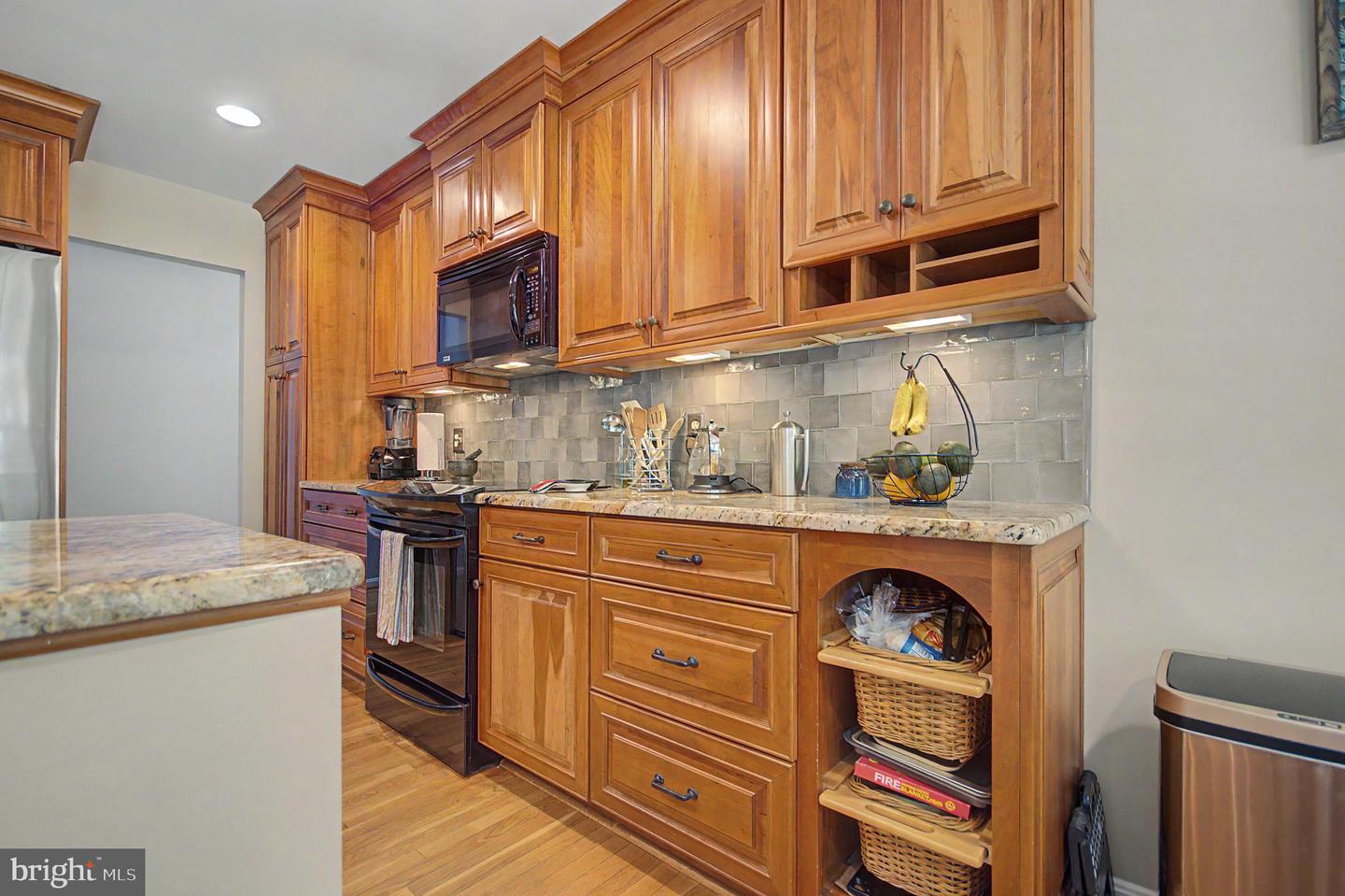 402 Fair Hill Ct Property Photo 14