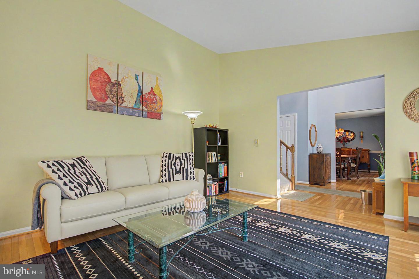402 Fair Hill Ct Property Photo 24