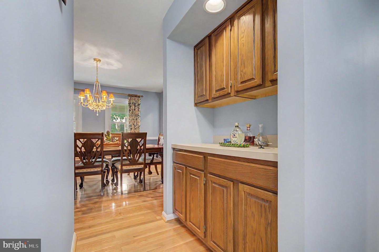 402 Fair Hill Ct Property Photo 28